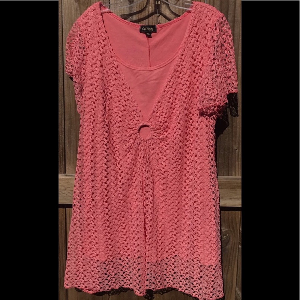 Cal Style 2X lovely peach short sleeve lacy top